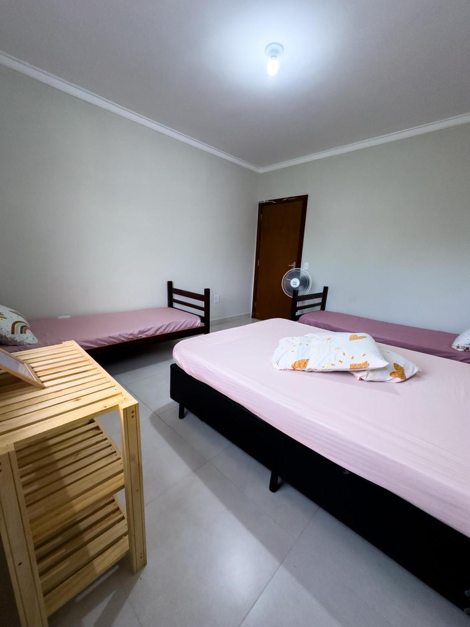 Hostel Familia Castor Itanhaem Bagian luar foto